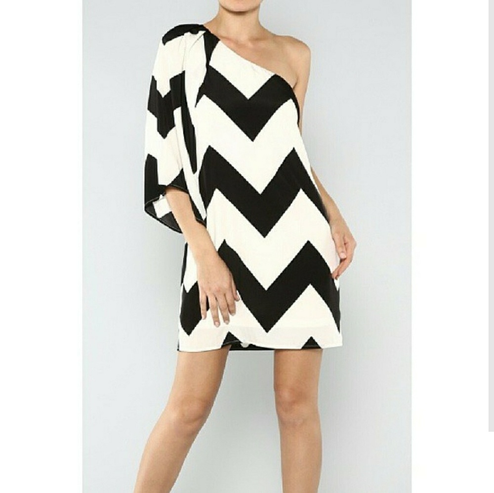 One shoulder Chevron Vic dress